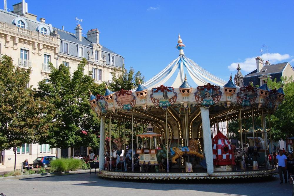 Logis Hotel Du Cirque Troyes Centre Historique Luaran gambar