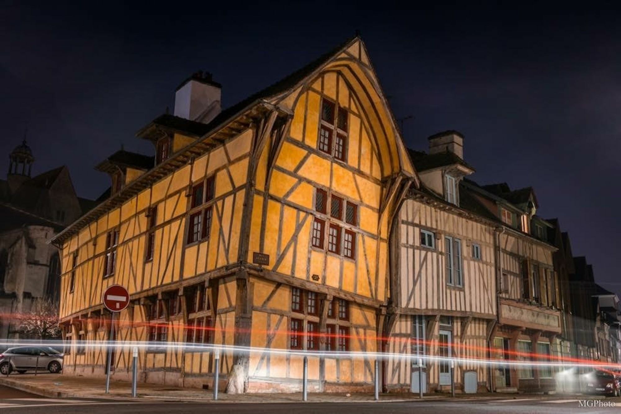 Logis Hotel Du Cirque Troyes Centre Historique Luaran gambar